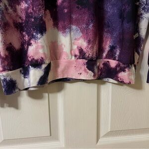 Women’s long sleeve shirt.